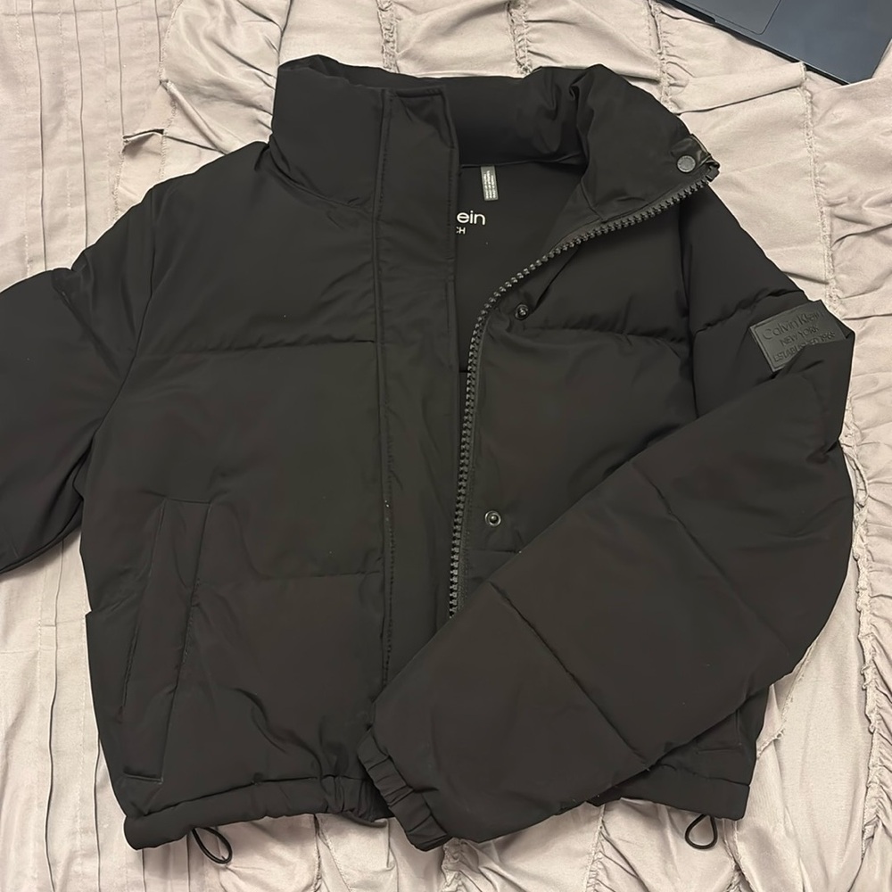 calvin klein black puffer jacket cropped